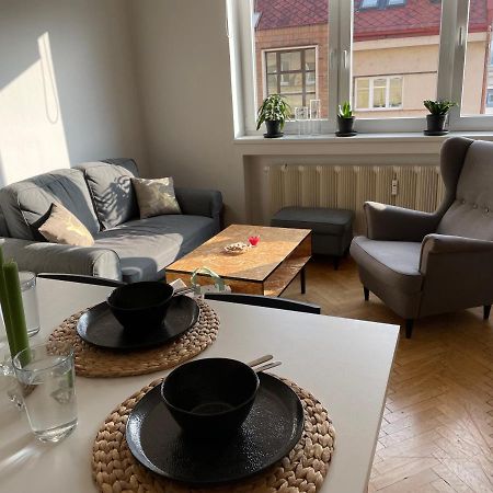 Cozy Apartment Near The City Center Hradec Kralove Exterior photo